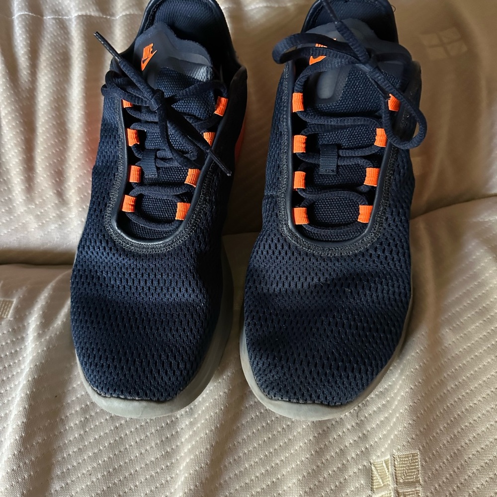 Nike tennis shoes